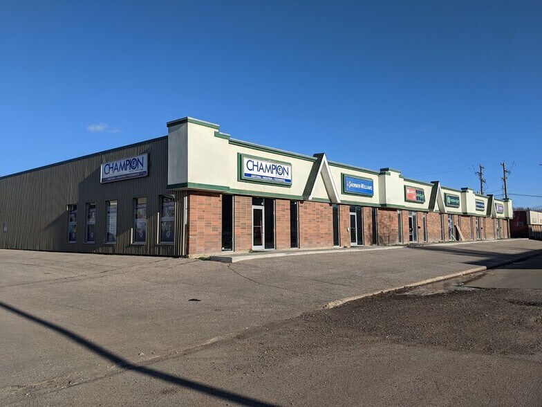 8308 Fraser Ave, Fort McMurray, AB à vendre - Photo principale – Image 1 sur 32