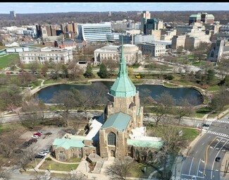 Plus de détails pour 1919 E 107th St, Cleveland, OH - Spécialisé à vendre