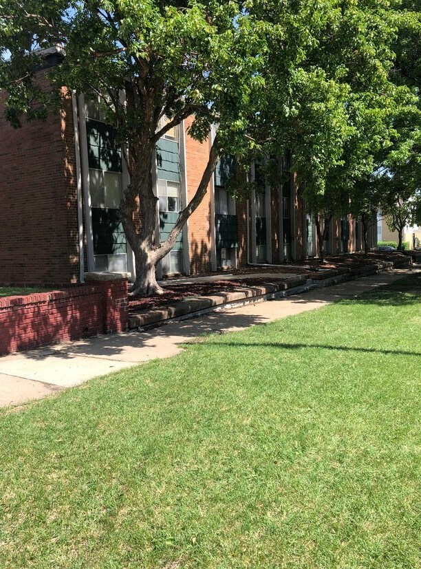 The Tyler District Multifamily Portfolio portefeuille de 5 biens à vendre sur LoopNet.fr Photo principale– Image 1 sur 6