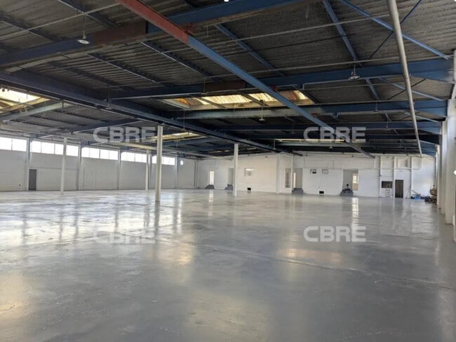 Plus de détails pour Bureau, Local d'activités à louer