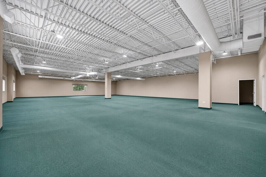 625 N Bridgeport Ter, Lindenhurst, IL à vendre - Photo intérieure – Image 3 sur 63