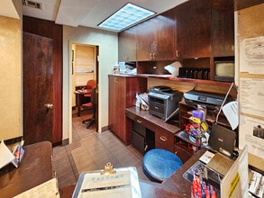 870 5th Ave, New York, NY à louer Photo intérieure– Image 2 sur 4