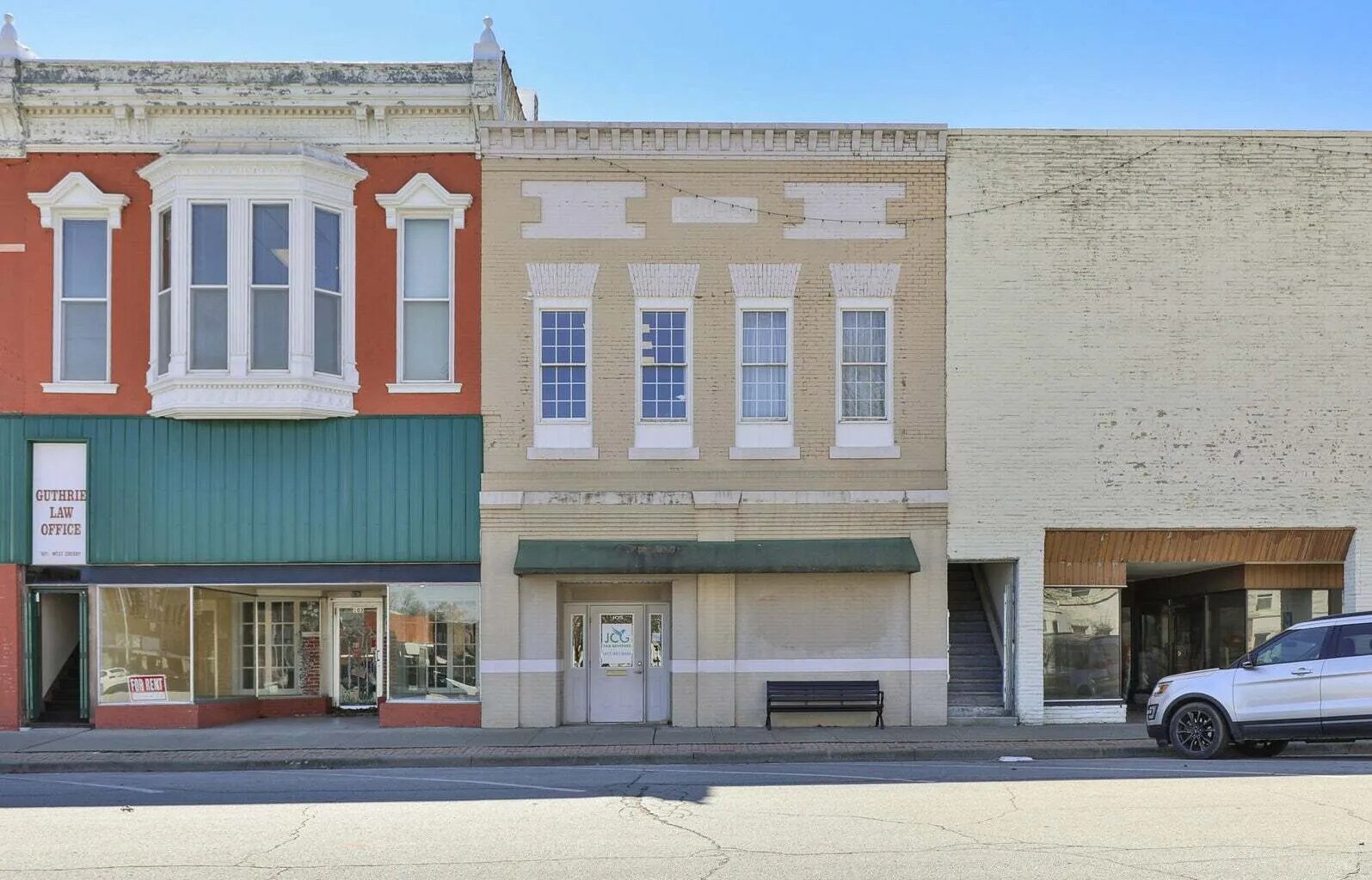 105 W Cherry St, Nevada, MO à vendre Photo de l’immeuble– Image 1 sur 9