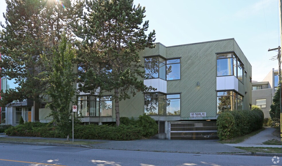 3455 Victoria Dr, Vancouver, BC à louer - Photo de l’immeuble – Image 2 sur 31