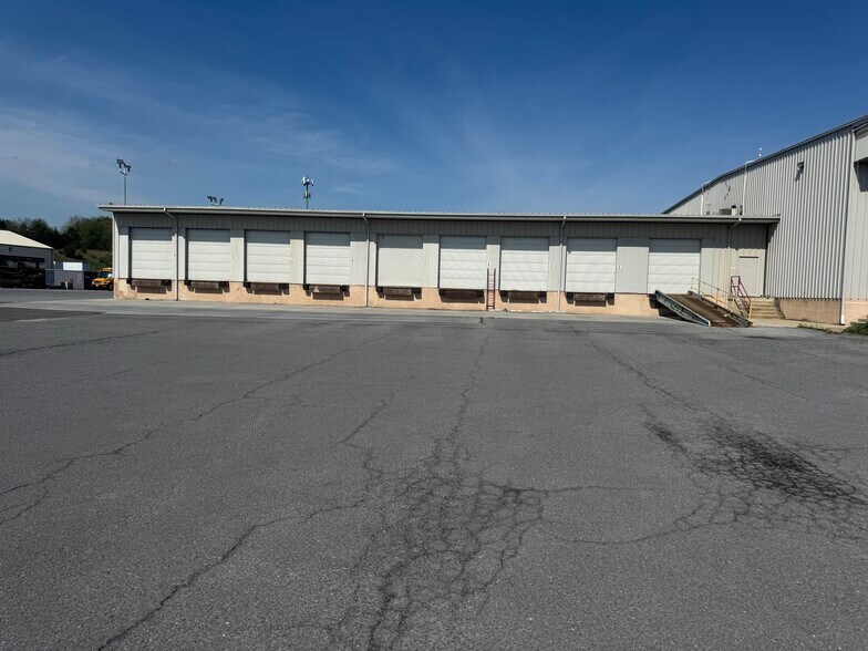 16125 Business Pky, Hagerstown, MD à louer - Photo de l’immeuble – Image 2 sur 24