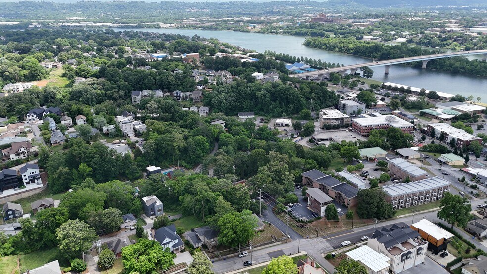 300 Forest Ave, Chattanooga, TN à vendre - Photo de l’immeuble – Image 3 sur 67