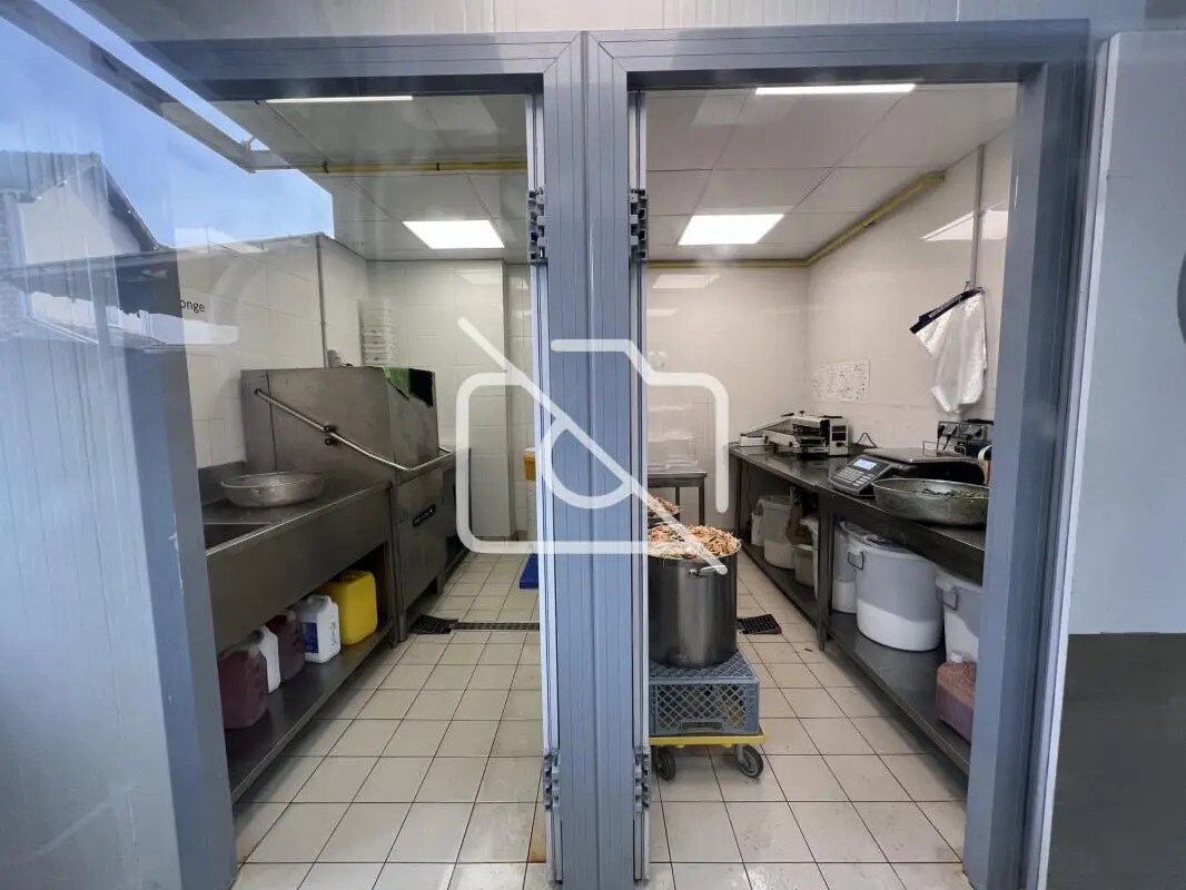 Industriel/Logistique dans Champigny-sur-Marne à vendre Photo de l’immeuble– Image 1 sur 11