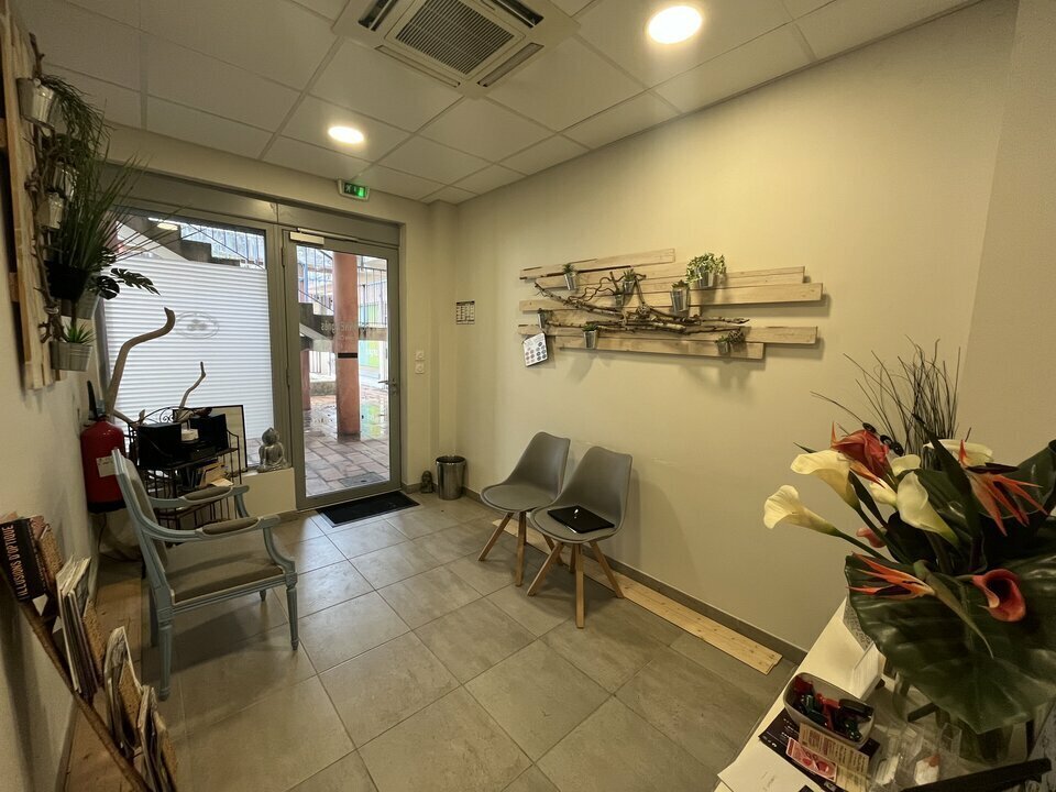 Bureau dans MONTFAVET à louer Hall d’entrée– Image 1 sur 8