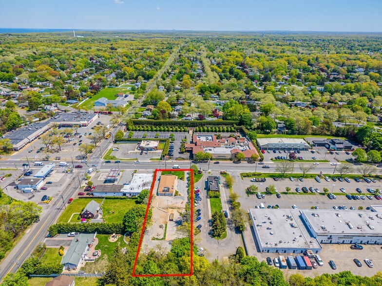 504 Larkfield Rd, East Northport, NY à louer - Photo de l’immeuble – Image 3 sur 18
