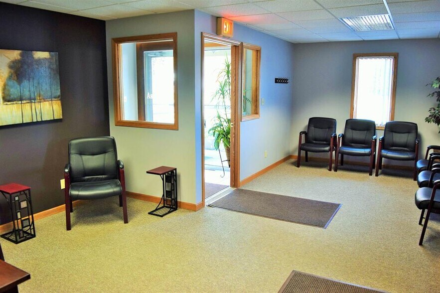 1200 Tilkens St, Green Bay, WI à vendre - Photo de l’immeuble – Image 3 sur 16