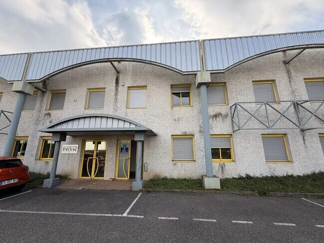 Plus de détails pour Local d’activités à vendre