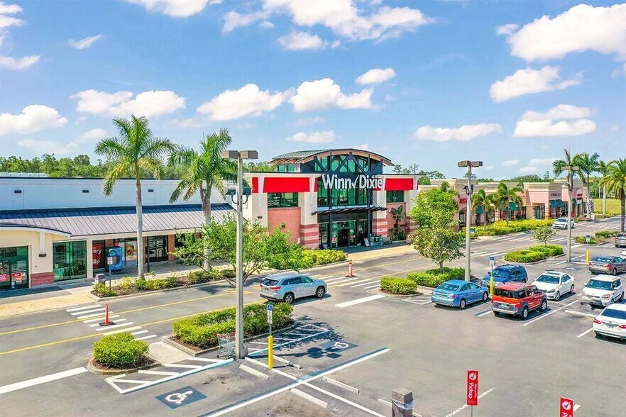 10580 Colonial Blvd, Fort Myers, FL à louer - Photo de l’immeuble – Image 2 sur 7