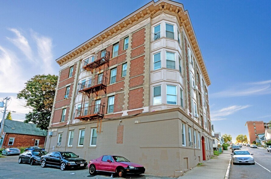 948 Dwight St, Holyoke, MA à vendre - Photo de l’immeuble – Image 3 sur 9
