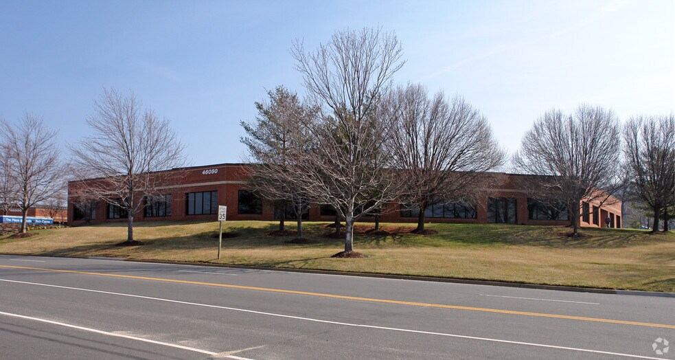 46050 Manekin Plz, Dulles Town Center, VA à louer - Photo de l’immeuble – Image 2 sur 5