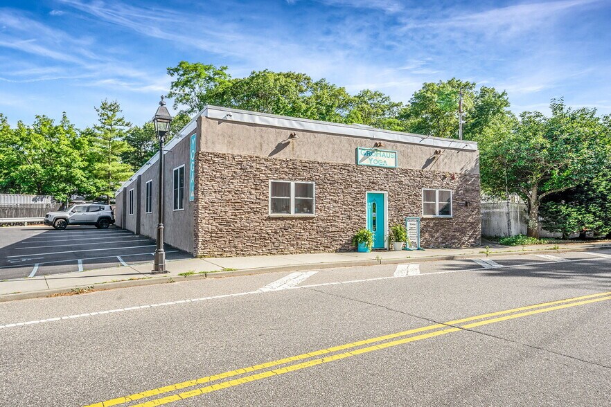 6 New York Ave, Sound Beach, NY à vendre - Photo de l’immeuble – Image 2 sur 30