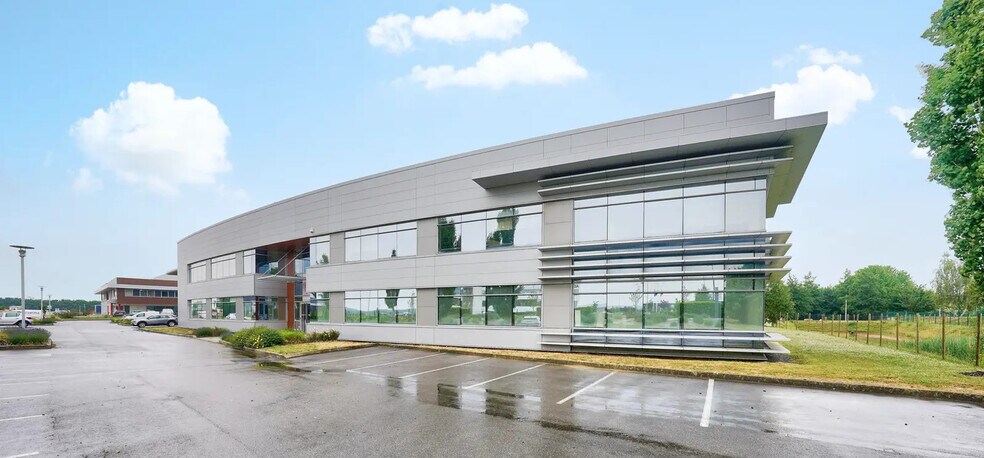 Industriel/Logistique dans Lieusaint à louer - Photo de l’immeuble – Image 3 sur 7