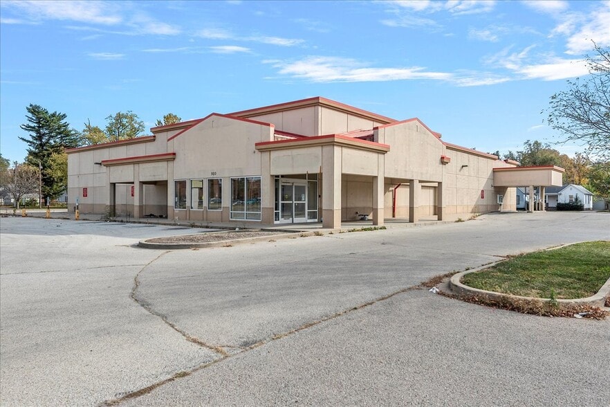 920 E North Grand Ave, Springfield, IL à louer - Photo principale – Image 1 sur 19