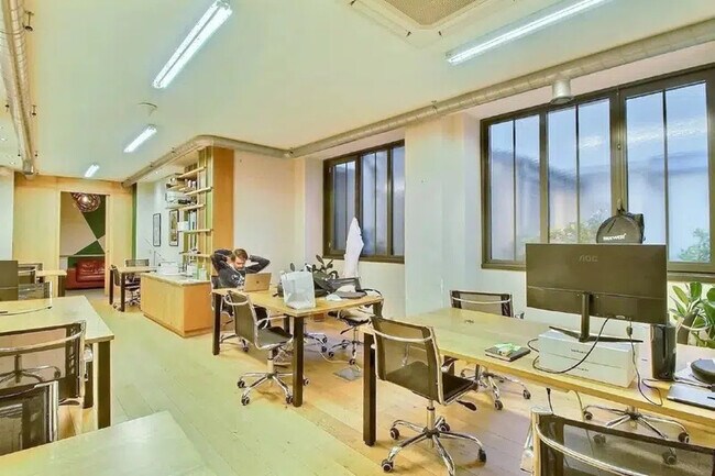 Plus de détails pour Bureau à louer