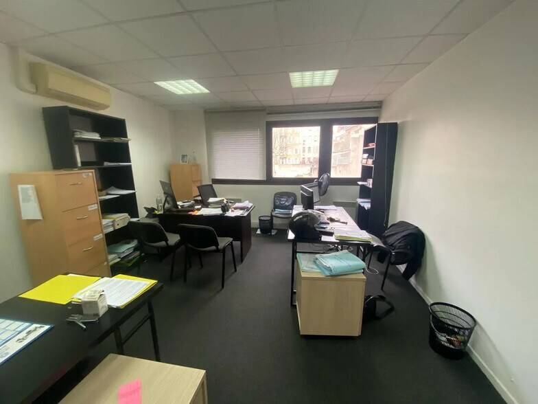 Bureau dans Marseille à louer - Photo de l’immeuble – Image 3 sur 5