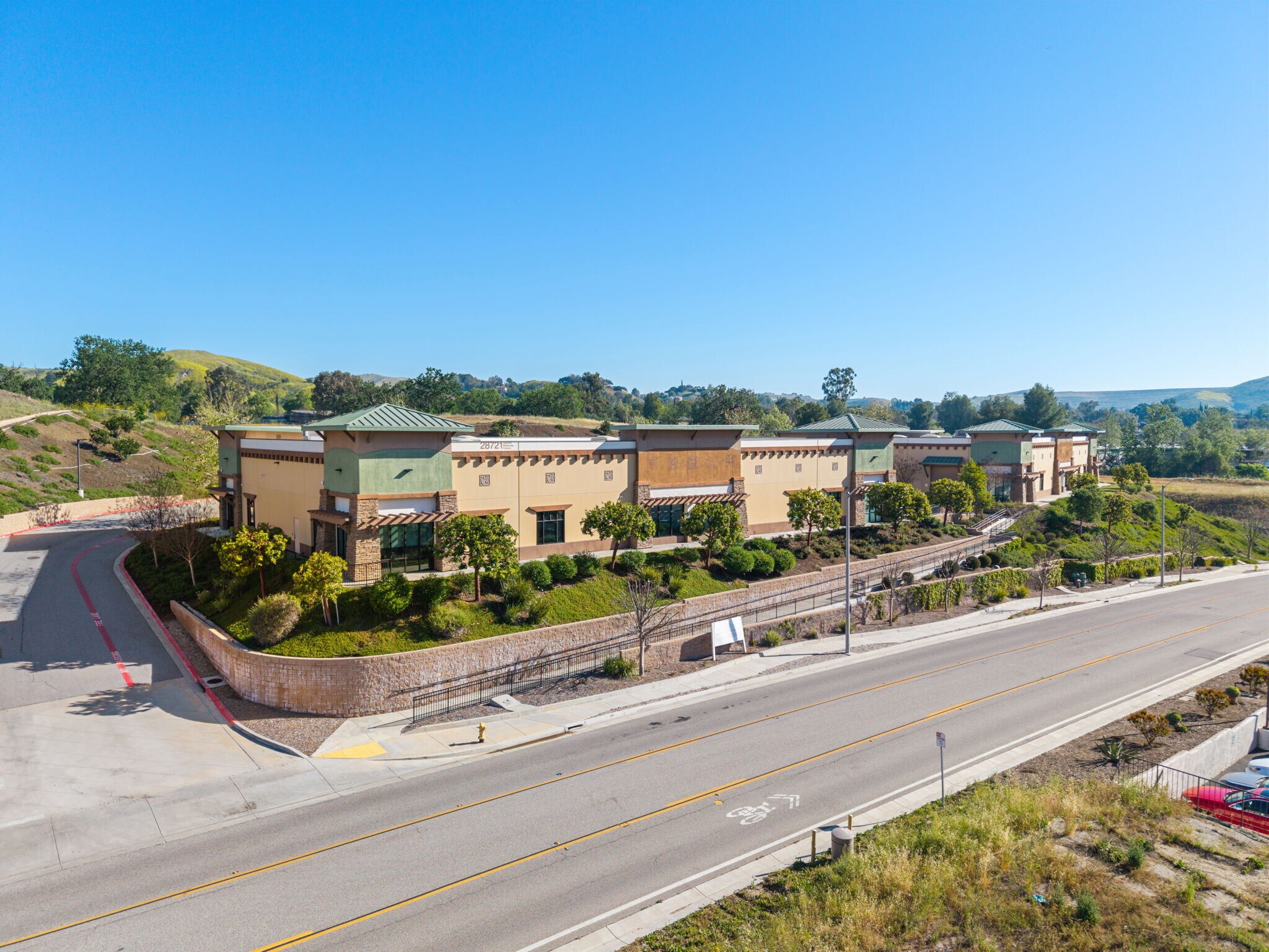 28721 Canwood St, Agoura Hills, CA à louer Photo de l’immeuble– Image 1 sur 8