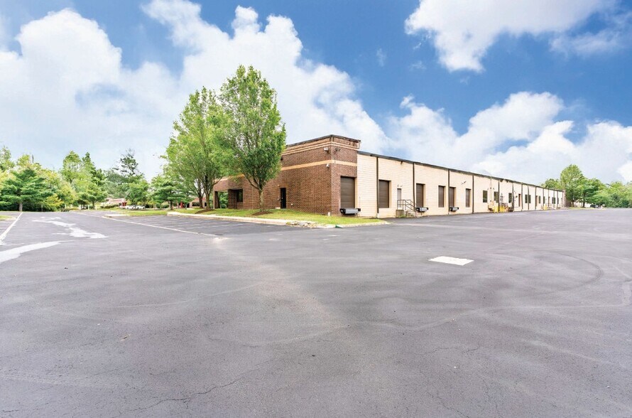 31-47 Reads Way, New Castle, DE à louer - Photo de l’immeuble – Image 2 sur 8