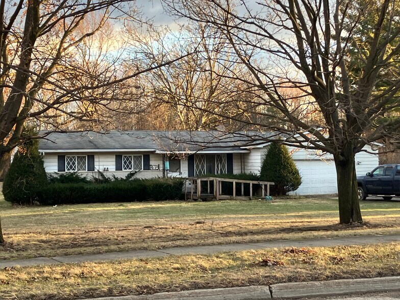 4342 E Court St, Burton, MI à vendre - Photo de l’immeuble – Image 3 sur 6