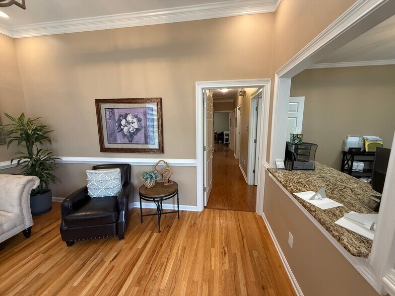 4595 Towne Lake Pky, Woodstock, GA à vendre - Photo de l’immeuble – Image 2 sur 13