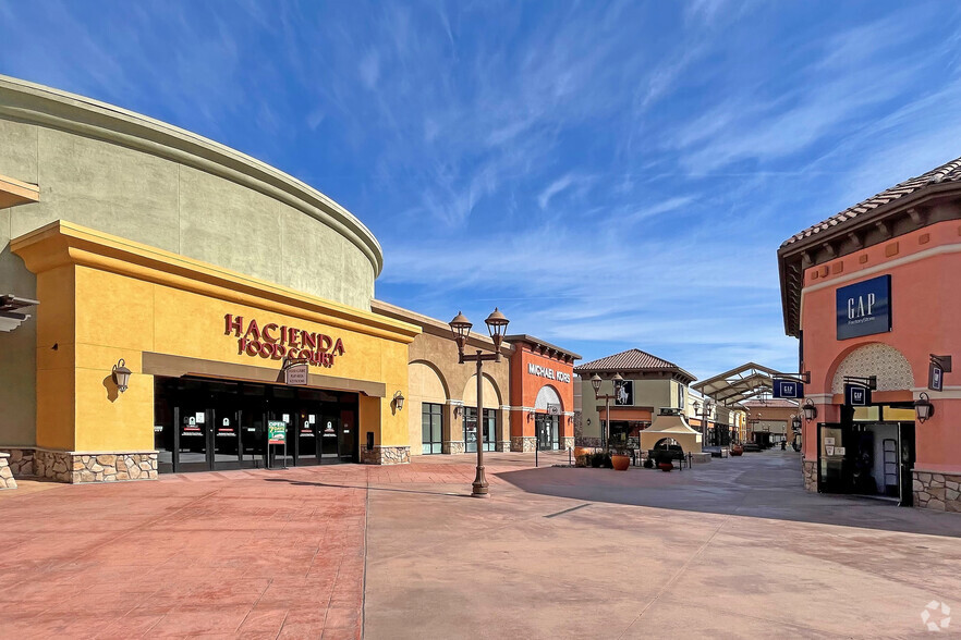 5701 Outlets At Tejon Pky, Arvin, CA à louer - Photo de l’immeuble – Image 3 sur 7