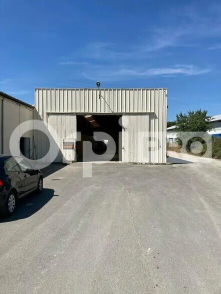 Local d'activités dans Compiègne à vendre - Photo de l’immeuble – Image 2 sur 5