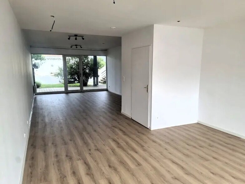 Bureau dans SAINT-PIERRE-D'OLERON à louer - Photo de l’immeuble – Image 3 sur 15