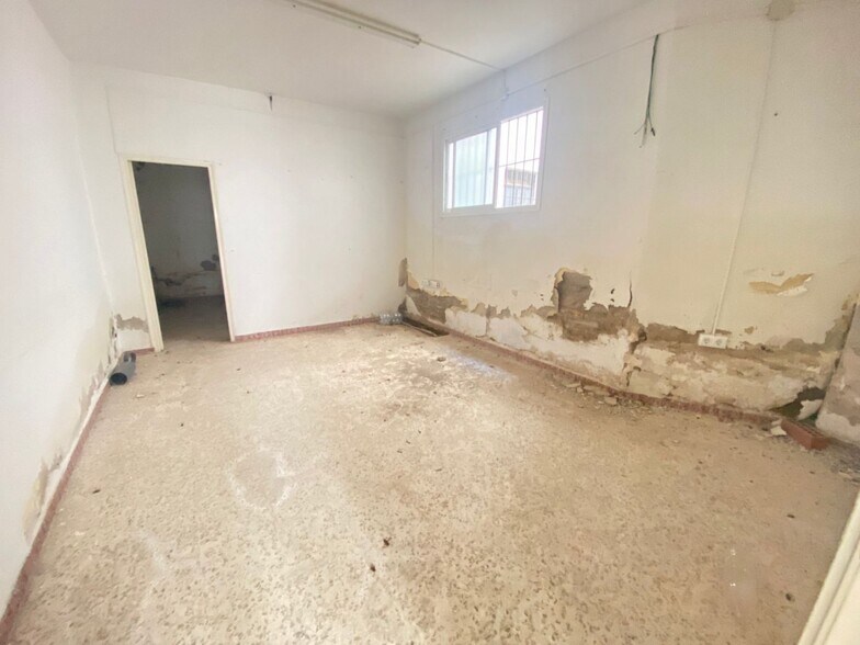 Industriel/Logistique dans Lora del Río, Sevilla à vendre - Photo de l’immeuble – Image 2 sur 15