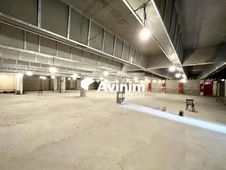 Local commercial dans Aubervilliers à louer - Photo de la construction – Image 2 sur 2