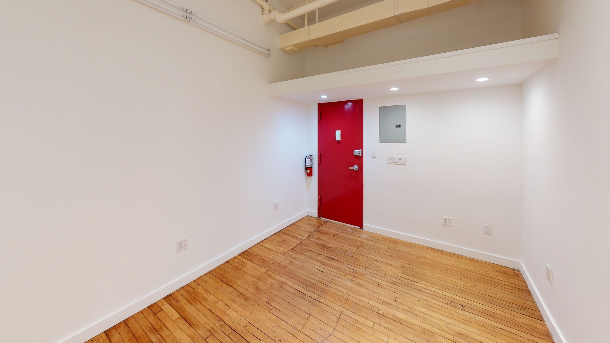 649 Morgan Ave, Brooklyn, NY à louer Photo intérieure– Image 1 sur 4