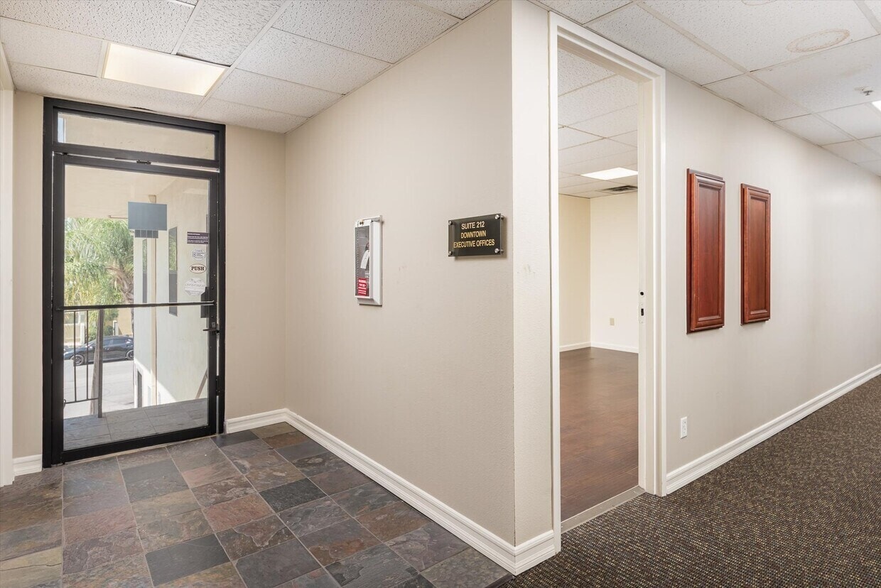 365 W 2nd Ave, Escondido, CA à louer Photo intérieure– Image 1 sur 7