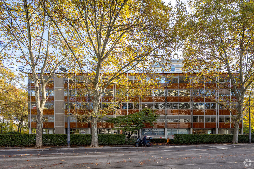 Bureau dans Villeurbanne à vendre - Photo de l’immeuble – Image 3 sur 4