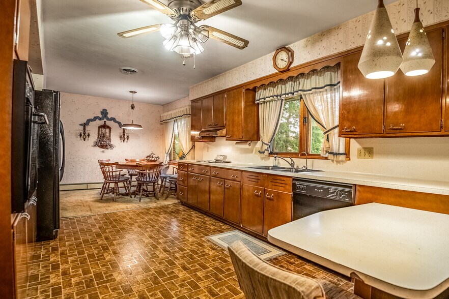 519 N Hermitage Rd, Hermitage, PA à vendre - Photo intérieure – Image 2 sur 55
