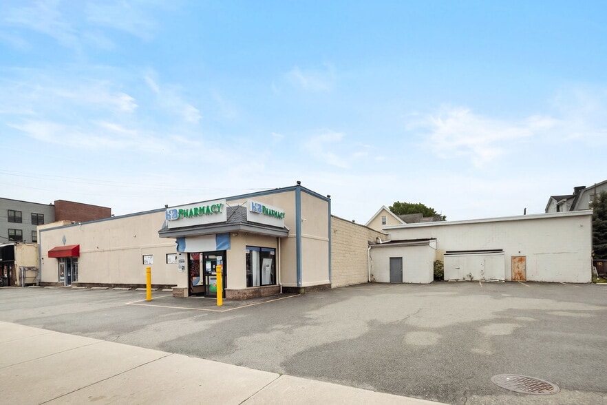 98 Ridge Rd, North Arlington, NJ à vendre - Photo principale – Image 2 sur 18