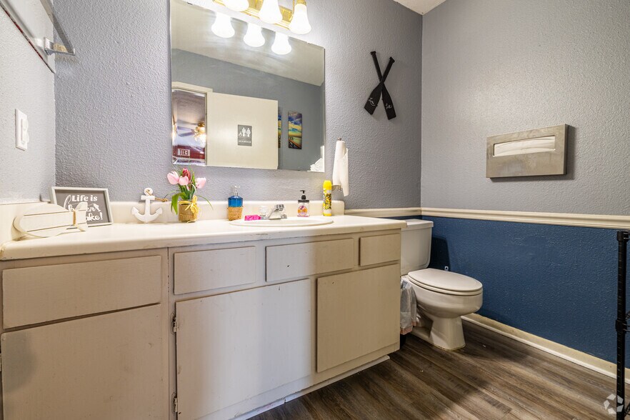 607 S Pecan St, Hughes Springs, TX à vendre - Photo intérieure – Image 3 sur 17