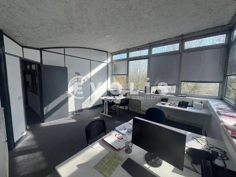 Bureau dans Sucy-en-Brie à louer - Photo intérieure – Image 1 sur 6