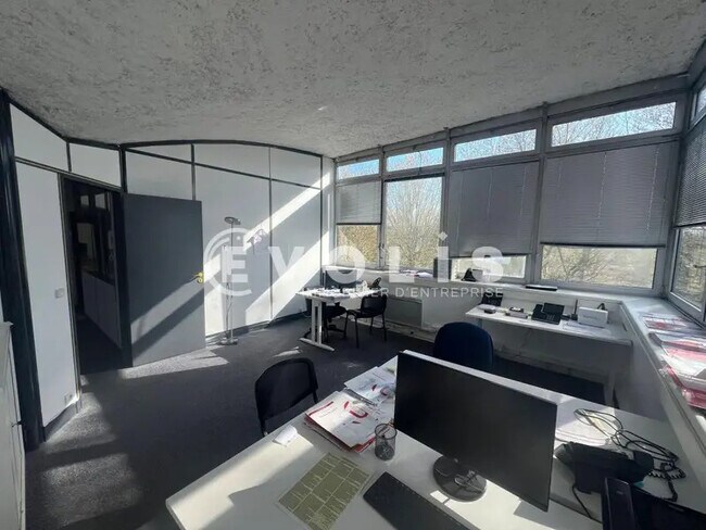 Plus de détails pour Bureau à louer