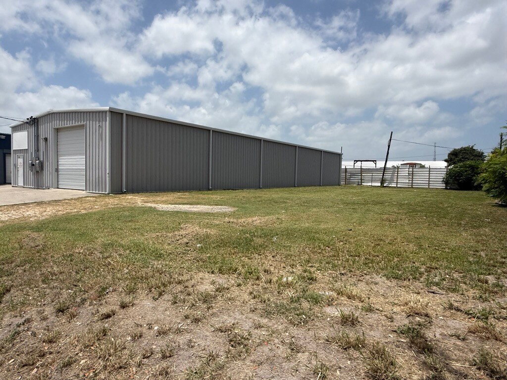 1014 Laredo St, Corpus Christi, TX à vendre Photo de l’immeuble– Image 1 sur 5