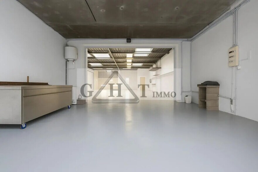 Industriel/Logistique dans Vaux-le-Pénil à louer - Photo de l’immeuble – Image 2 sur 3