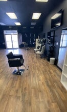 6100 Vine St, Cincinnati, OH à louer Photo intérieure– Image 2 sur 6