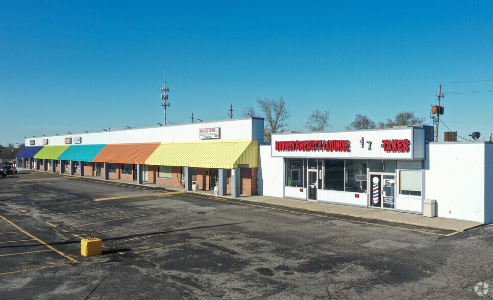 4018 N High School Rd, Indianapolis, IN à louer - Photo de l’immeuble – Image 1 sur 2