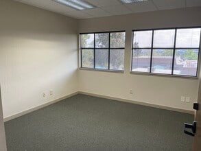 2255 Morello Ave, Pleasant Hill, CA à louer Photo intérieure– Image 1 sur 1