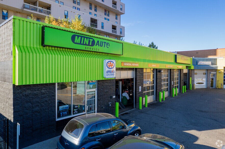 3821 17th Ave SW, Calgary, AB à vendre - Photo de l’immeuble – Image 2 sur 5