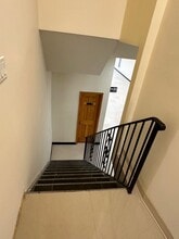 10465 Roosevelt Ave, Flushing, NY à louer Photo intérieure– Image 2 sur 6