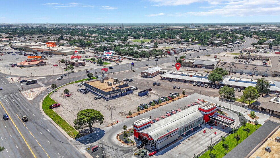 2651 John Ben Shepperd Pky, Odessa, TX à louer - Photo de l’immeuble – Image 3 sur 41