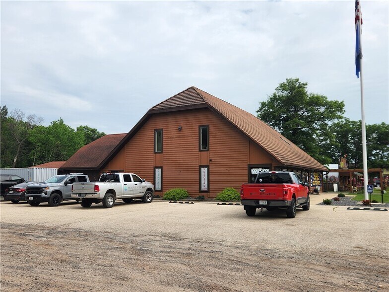 800 Oasis Rd, Black River Falls, WI à vendre - Photo de l’immeuble – Image 2 sur 21