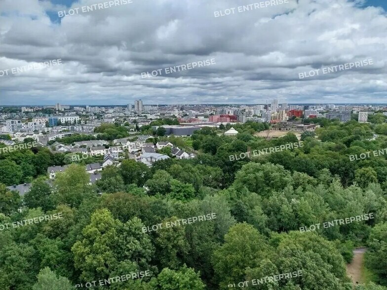 Bureau dans Saint-Jacques-de-la-Lande à louer - Photo de l’immeuble – Image 1 sur 9